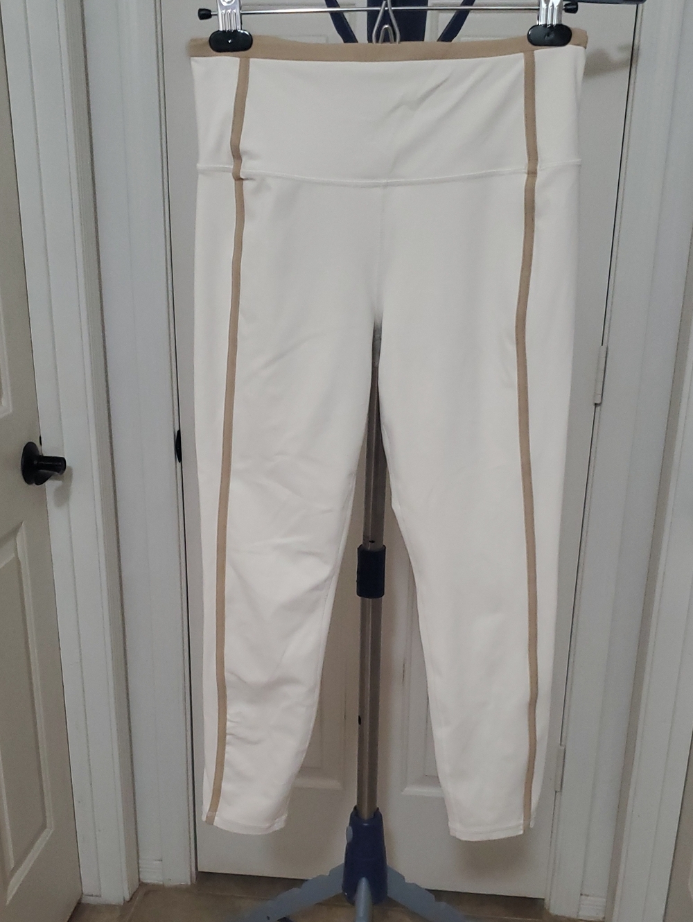 Athleta Cream Leggings with Tan Side Piping